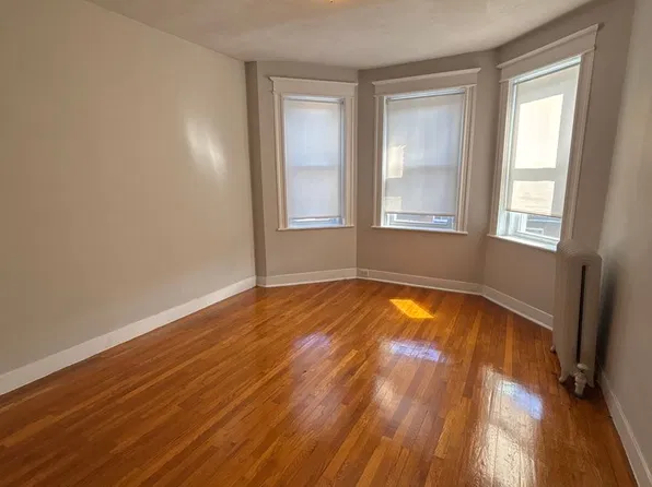 60 Woodstock Ave #17L, Brighton, MA 02135