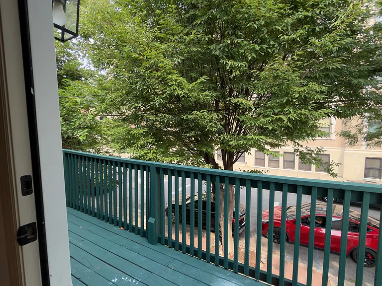 334-336 Halladay St #2 — Photo 2