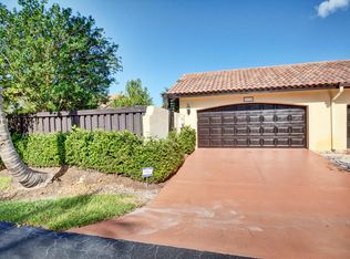 21710 San Simeon Cir, Boca Raton, FL 33433