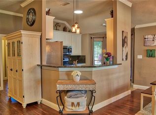 321 Nazarene Ct, Pilot Point, TX 76258