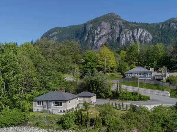 38139 Clarke Dr, Squamish, BC V8B 0X6