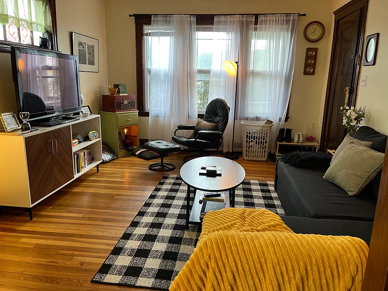 136 Spring St #1R — Photo 5