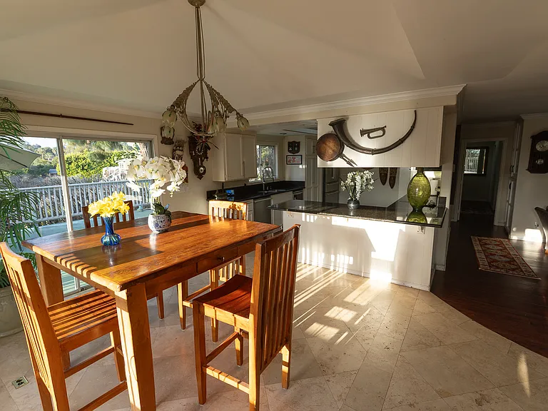 1050 Highland Dr — Photo 10