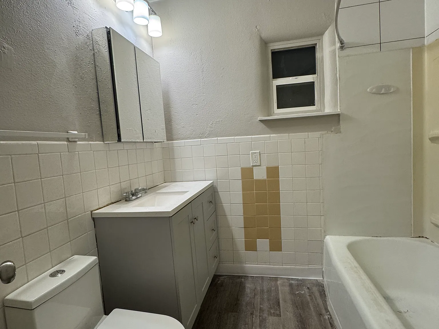 2 bed, 1.5 bath, 888 sqft, $2,700 — Photo 3