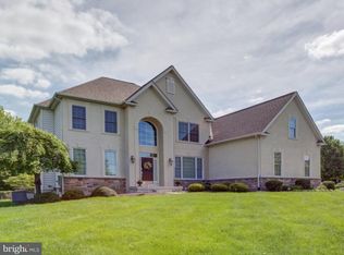 158 Strawberry Ln, Ivyland, PA 18974