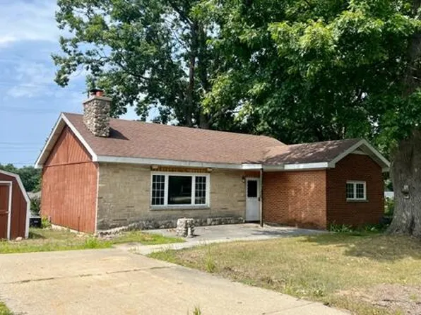 1019 Beechwood Dr, Ludington, MI 49431