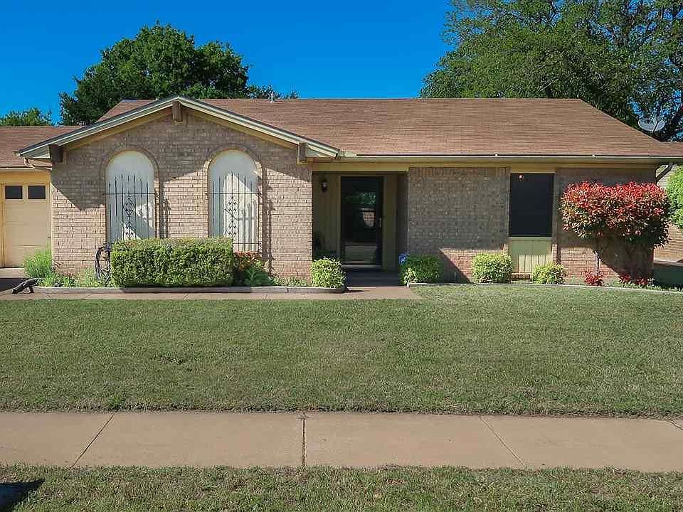 1st image of 2216 Selma Dr
