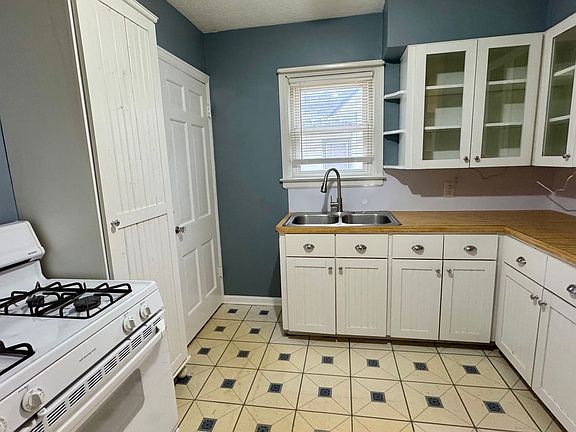 4th image of 109 Youell Ave SE