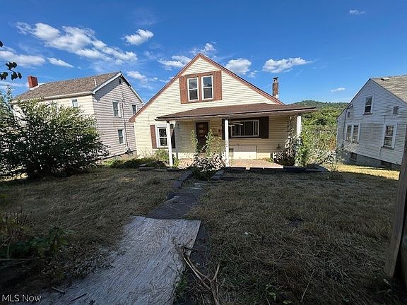 4th image of 2215 Commercial Ave