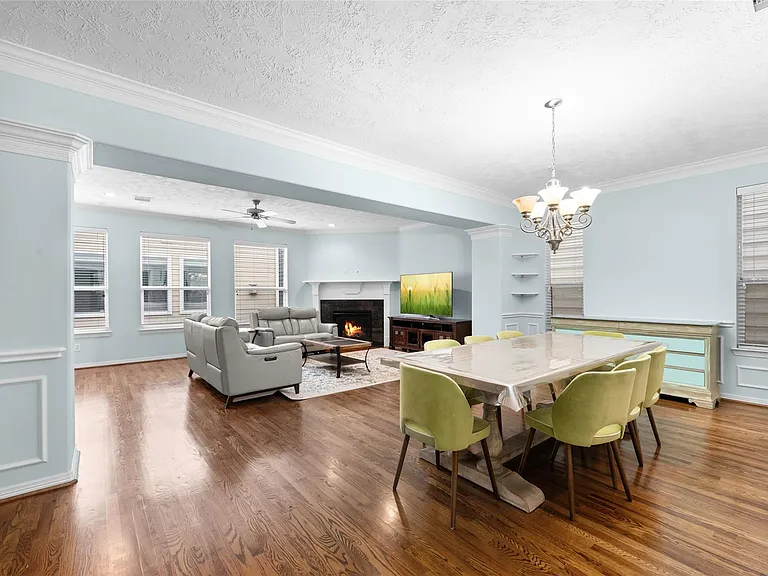 3410 Skyline Village Dr — Photo 16