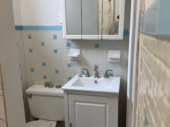 4th image of 2121 S 11th St Floor 3