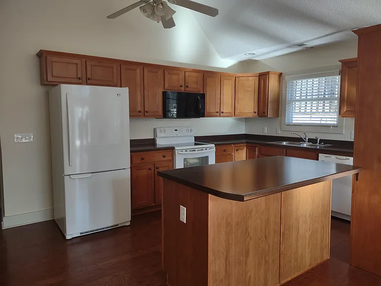 25 Bee Tree Village Pkwy — Photo 4