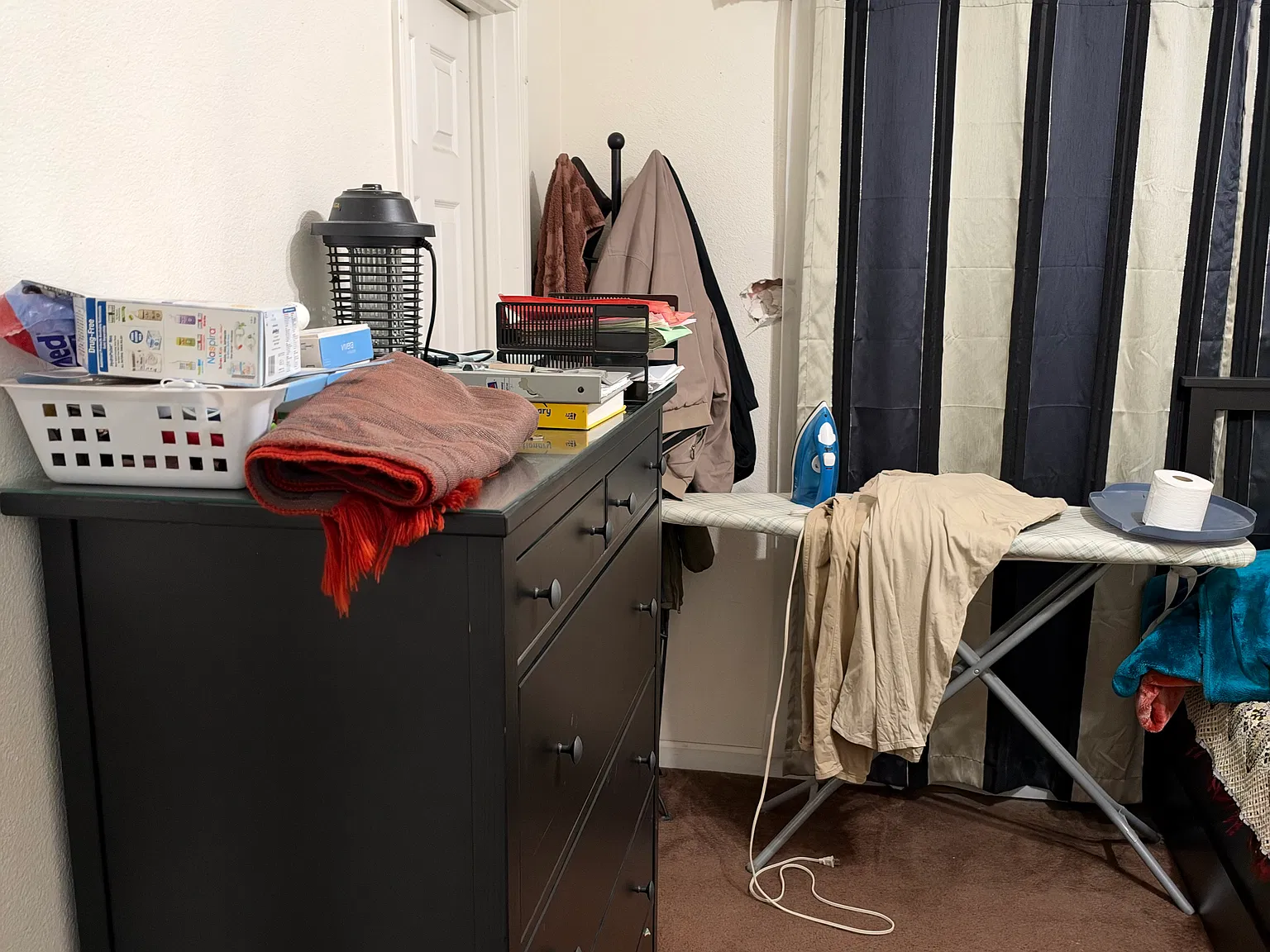 3 bed, 1000 sqft, $1,500 — Photo 2