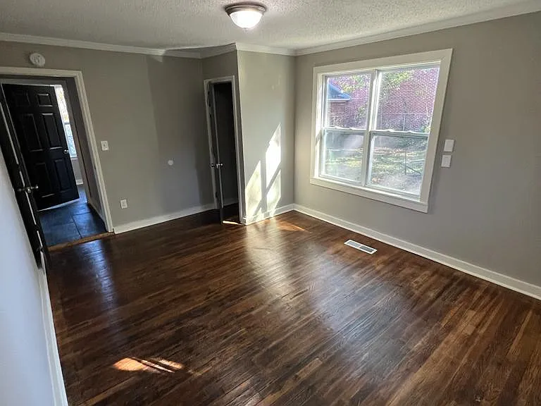 808 Josephine St — Photo 3