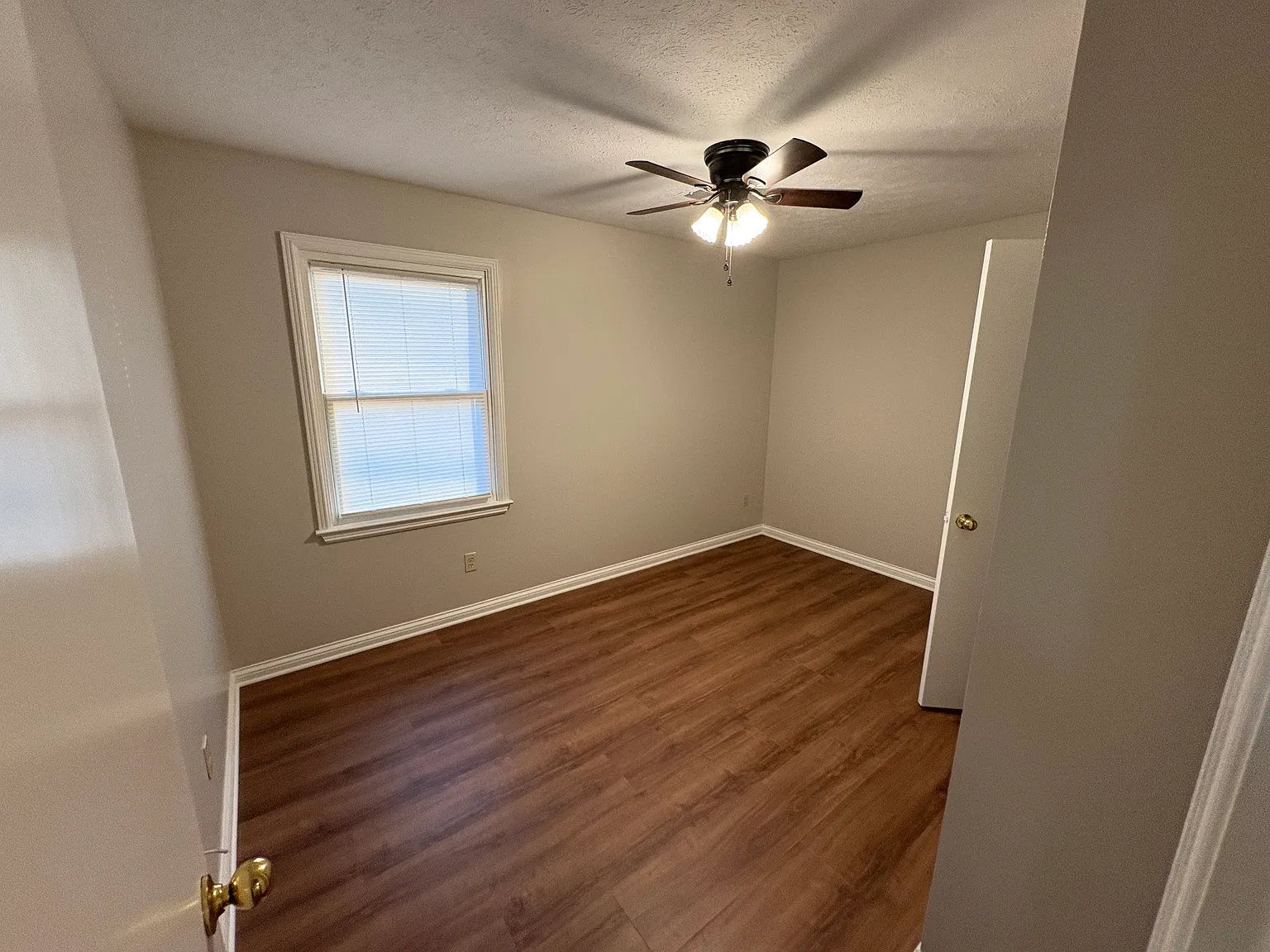 3 bed, 1000 sqft, $1,250 — Photo 4