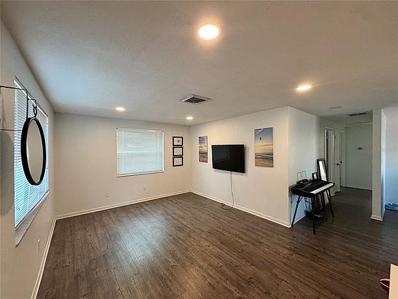 4th image of 6550 3RD AVENUE S