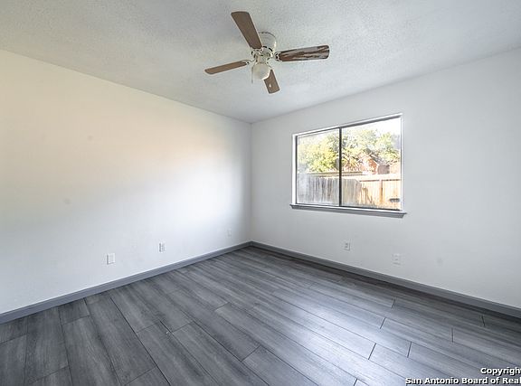 3rd image of 5241 Gawain Dr