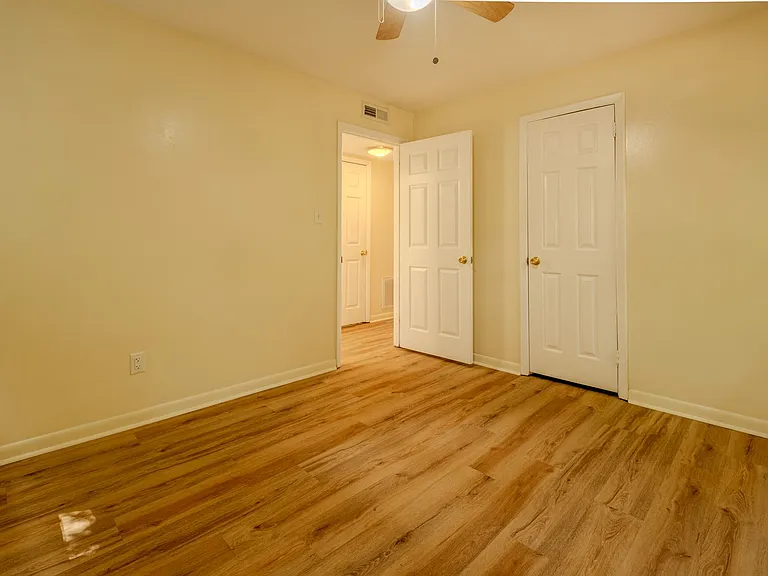 2BR on UGA Bus Route Minutes from UGA & Downtown Athens — Photo 22