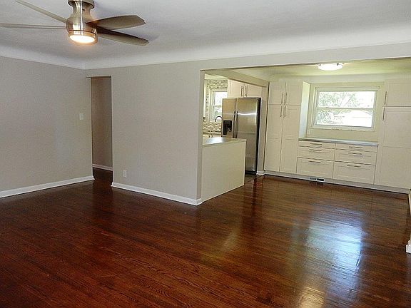 3rd image of 1165 Teakwood Dr