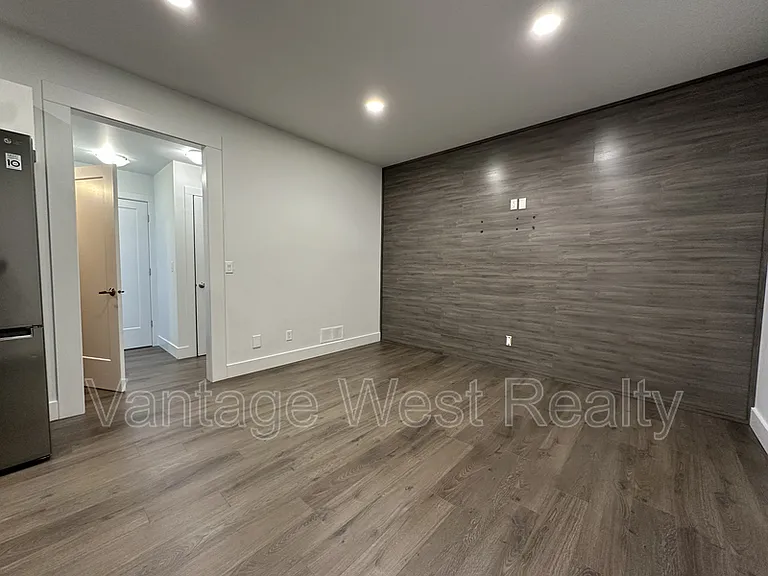 889B Mount Ida Dr — Photo 7