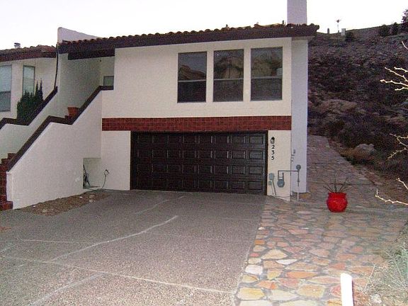 3rd image of 235 Canyon Terrace Dr
