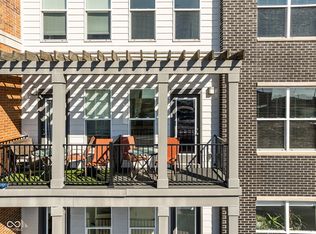 727 N Illinois St #204, Indianapolis, IN 46204