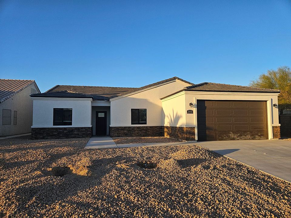 1st image of 1936 E Desert Greens Ln