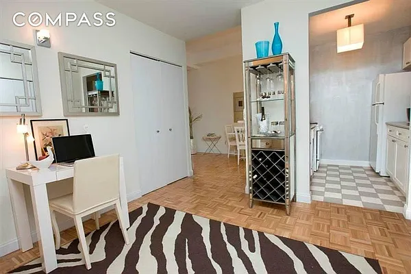 Rented by Compass | media 63