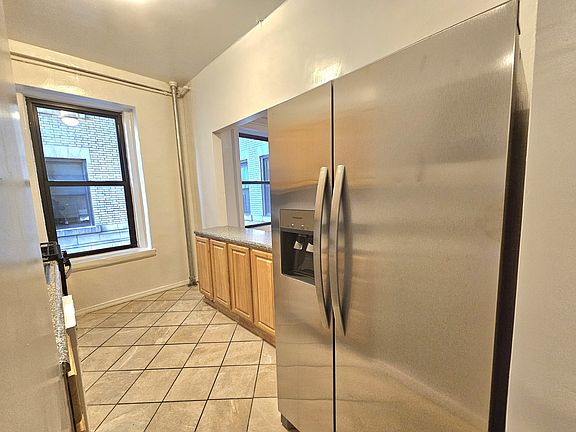 5th image of 3495 Broadway Unit 40