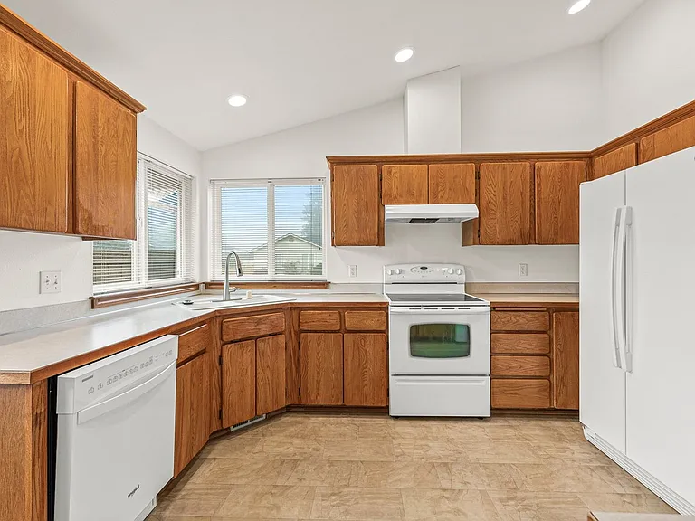 1224 143rd St E — Photo 11