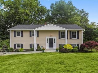 38 Prince Rd, Mahopac, NY 10541