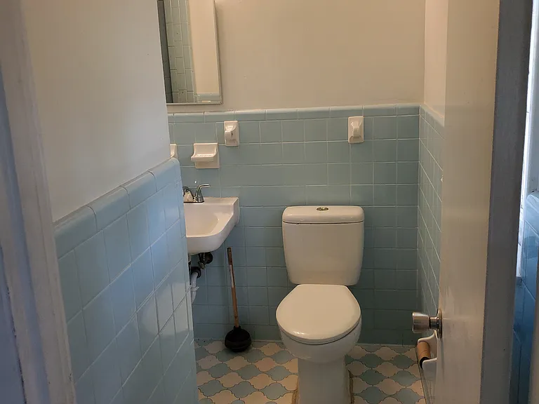 35 Clara St — Photo 3