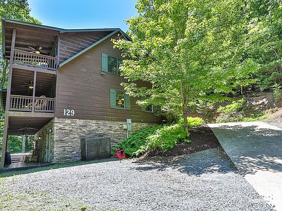 2nd image of 129 W Park Ct