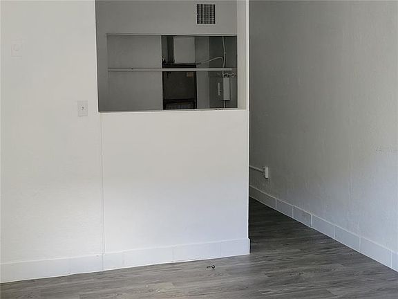 3rd image of 1114 Pinellas St #8