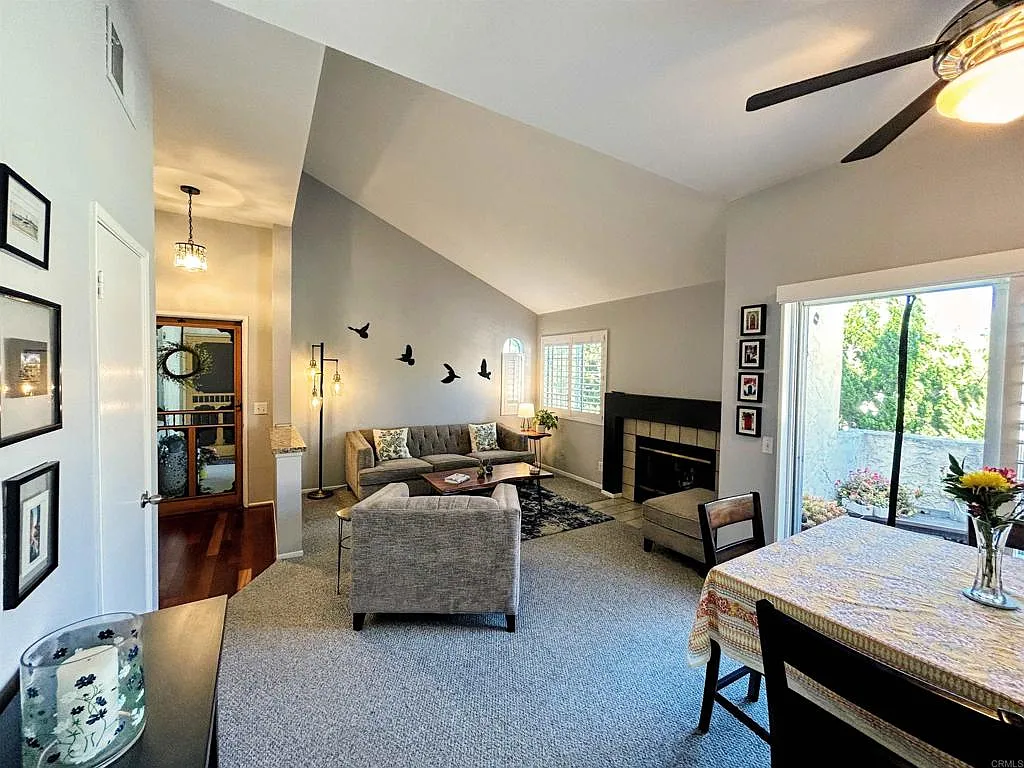 2 bed, 1.5 bath, 874 sqft, $2,700 — Photo 4