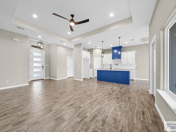 5th image of 326 Janet Cir S