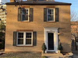 7653 Carswold Dr, Saint Louis, MO 63105