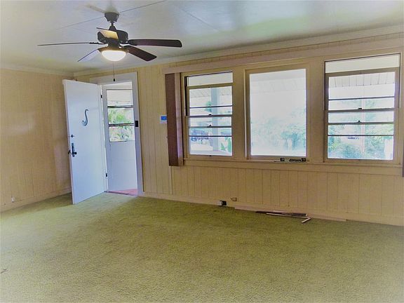 2nd image of 2483 Vineyard St