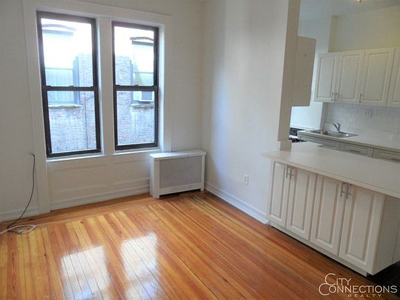 3rd image of 201 W 84th St APT 14