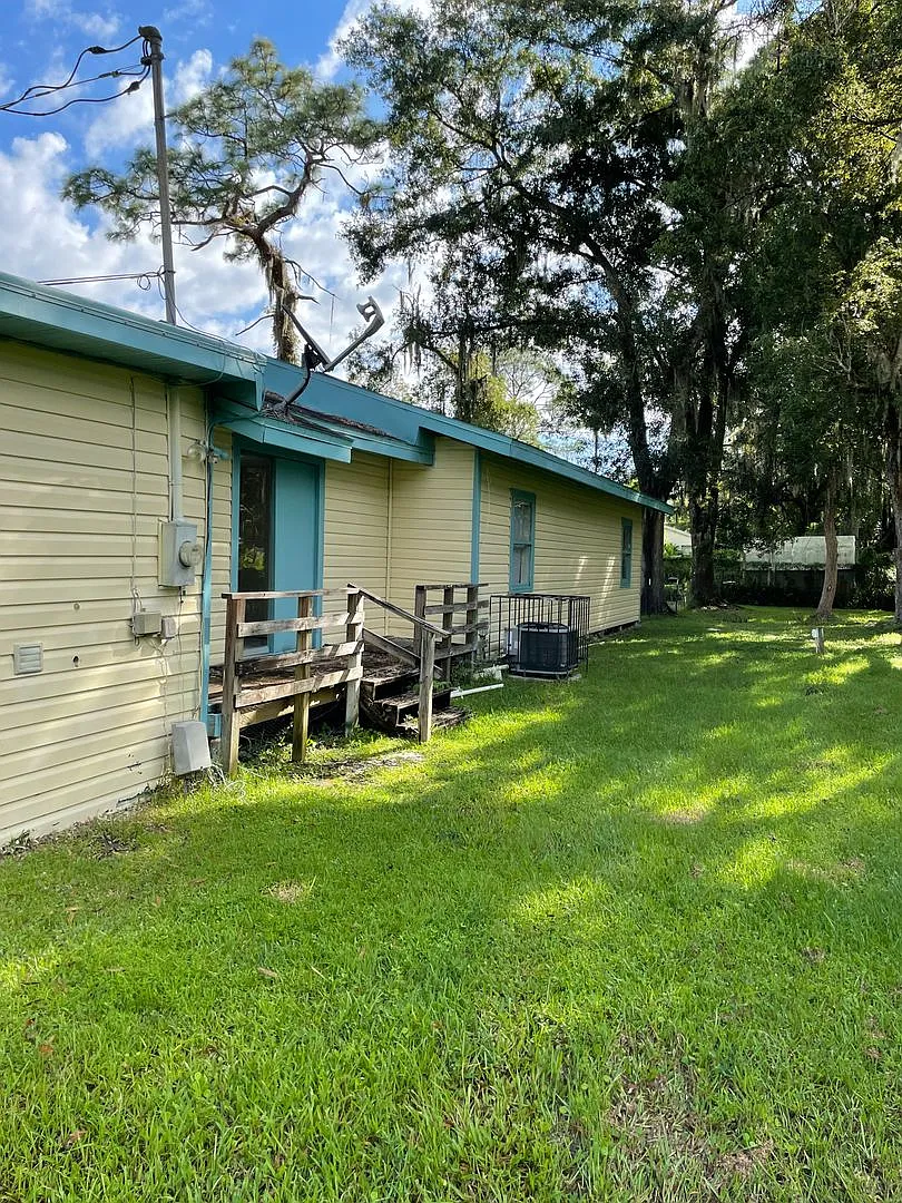 Adorable 3 Bed 1.5 Bath House In Lakeland Available For Rent *Move-In Special* — Photo 2
