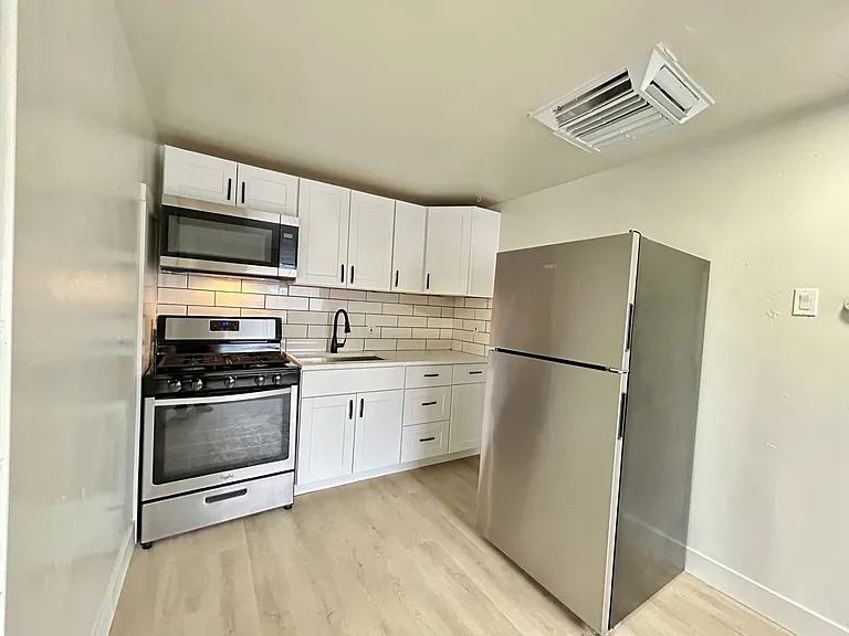 82 E Gregson Ave — Photo 5