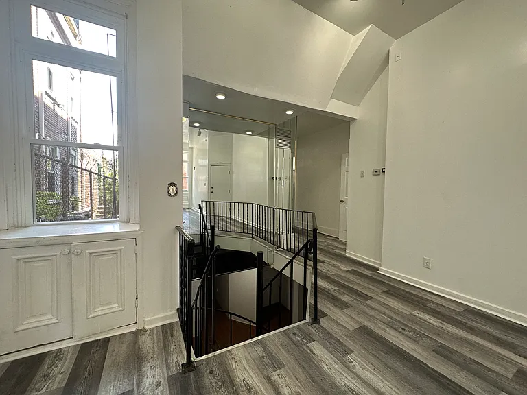 1433 S 6th St #1 — Photo 10