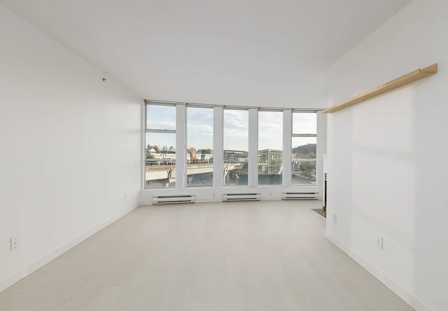 2 bed, 916 sqft, $2,350 — Photo 1