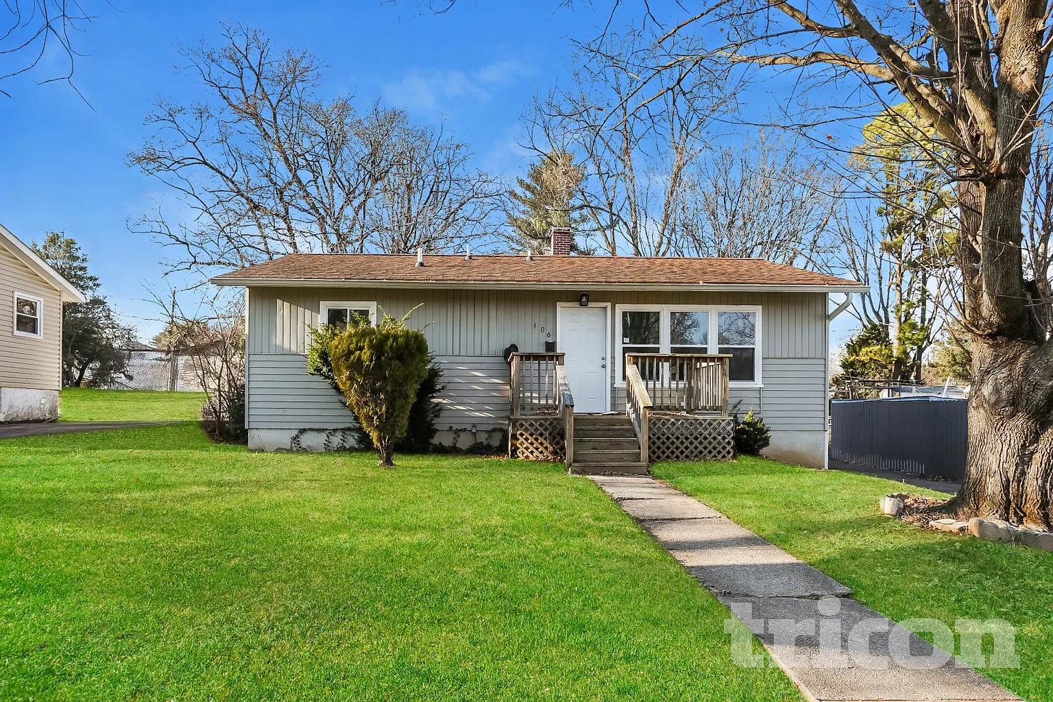 106 Oakmere Rd photo 1