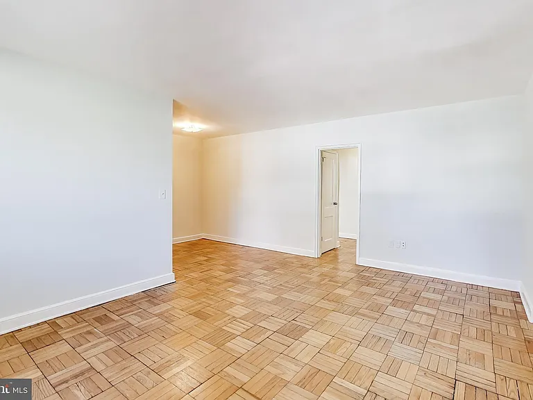 1726 N Quinn St #208 — Photo 3