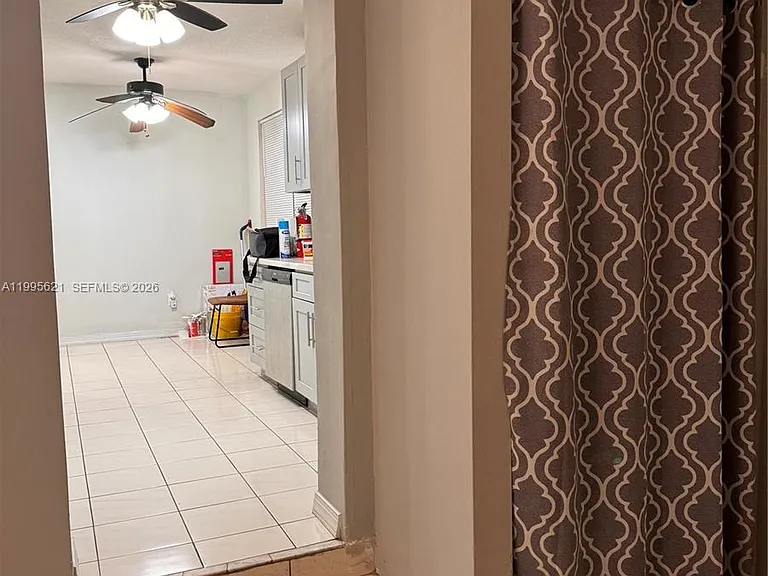 3830 SW 31st St — Photo 8