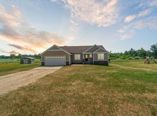 14704 Crescent Meadows Dr, Cedar Springs, MI 49319