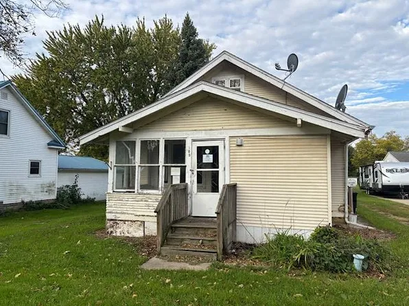 109 N 12th St, Estherville, IA 51334