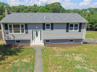 5 Virginia Ln, Riverside, RI 02915