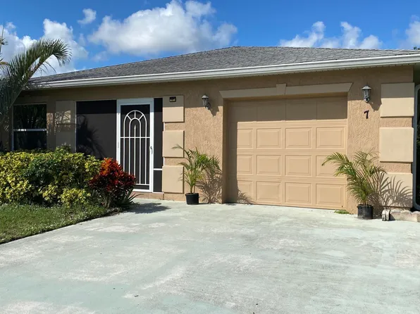 7 Los Lagos Lane, Port St Lucie, FL 34952